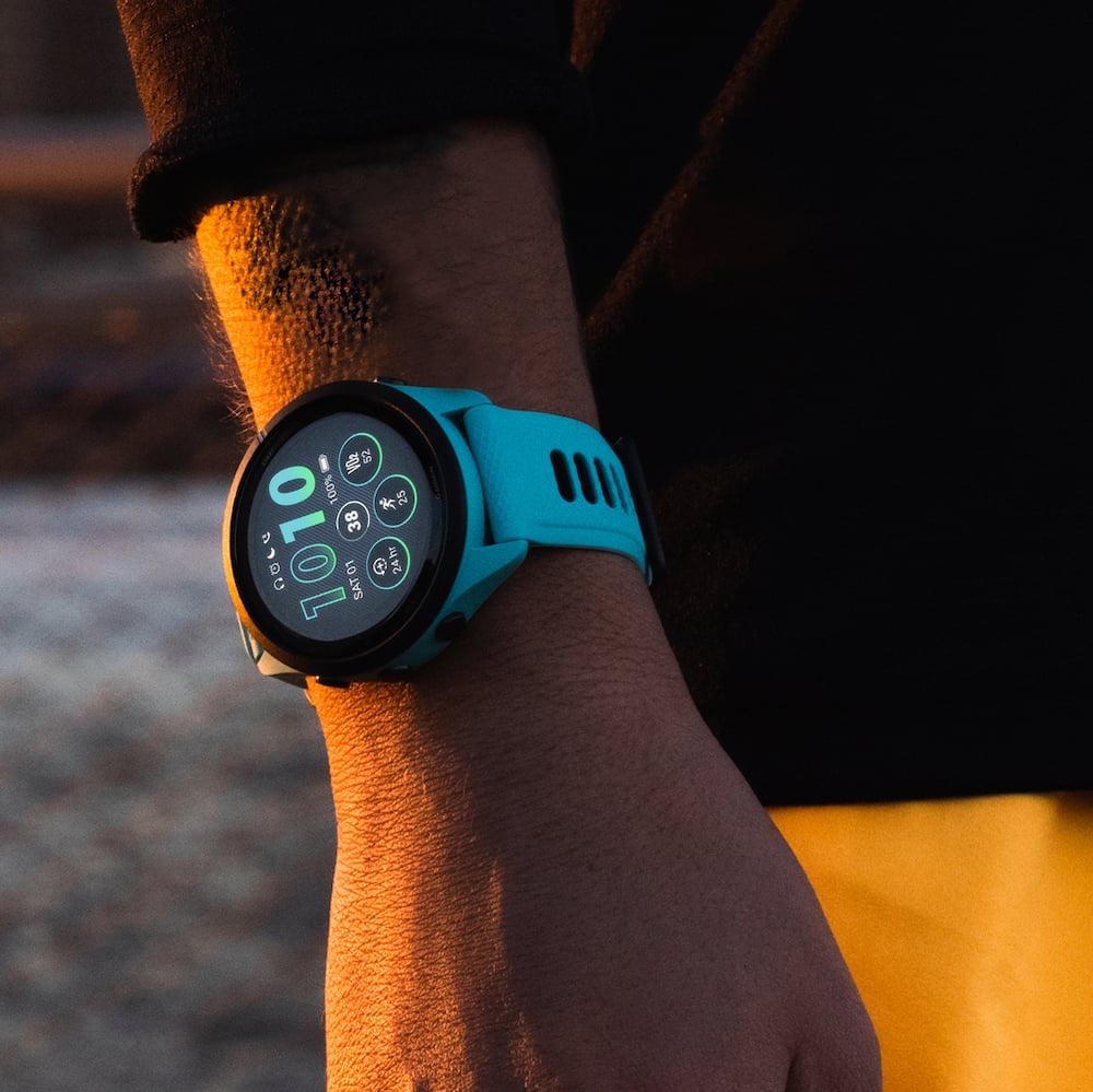 Garmin Forerunner 265S Turquoise au poignet
